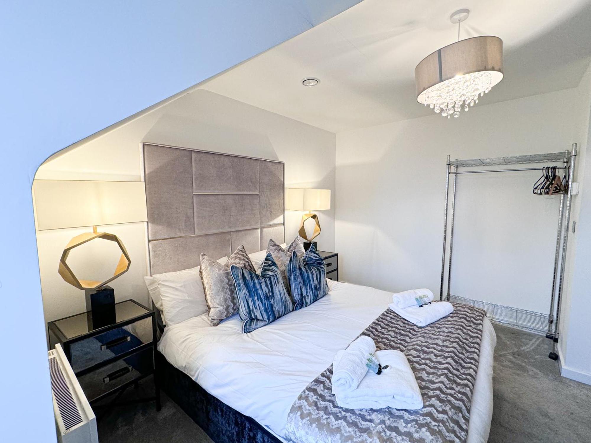 Free Parking - Central - Penthouse York Exteriör bild